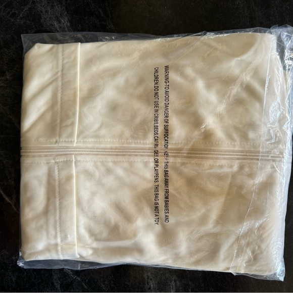 Boston Red Sox Women’s Celebration Jacket - Picture 10 of 10